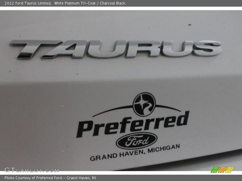 White Platinum Tri-Coat / Charcoal Black 2012 Ford Taurus Limited