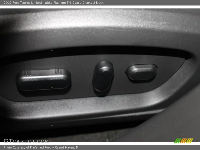 White Platinum Tri-Coat / Charcoal Black 2012 Ford Taurus Limited