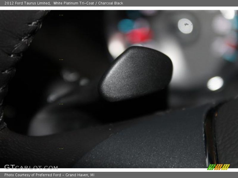 White Platinum Tri-Coat / Charcoal Black 2012 Ford Taurus Limited