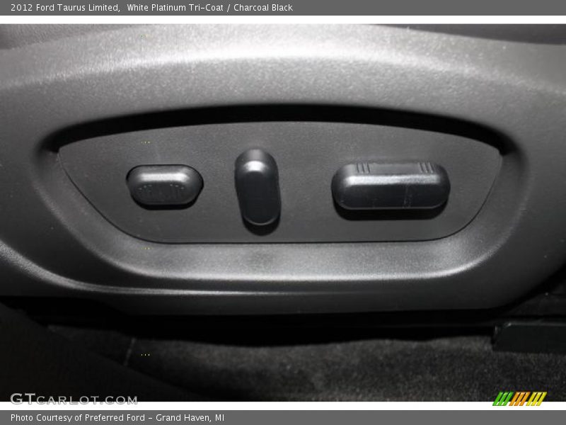 White Platinum Tri-Coat / Charcoal Black 2012 Ford Taurus Limited