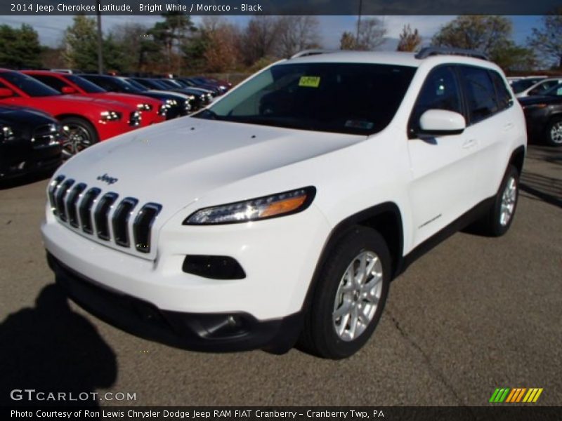 Front 3/4 View of 2014 Cherokee Latitude