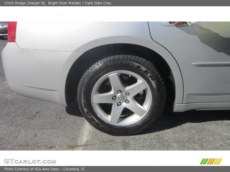 Bright Silver Metallic / Dark Slate Gray 2009 Dodge Charger SE