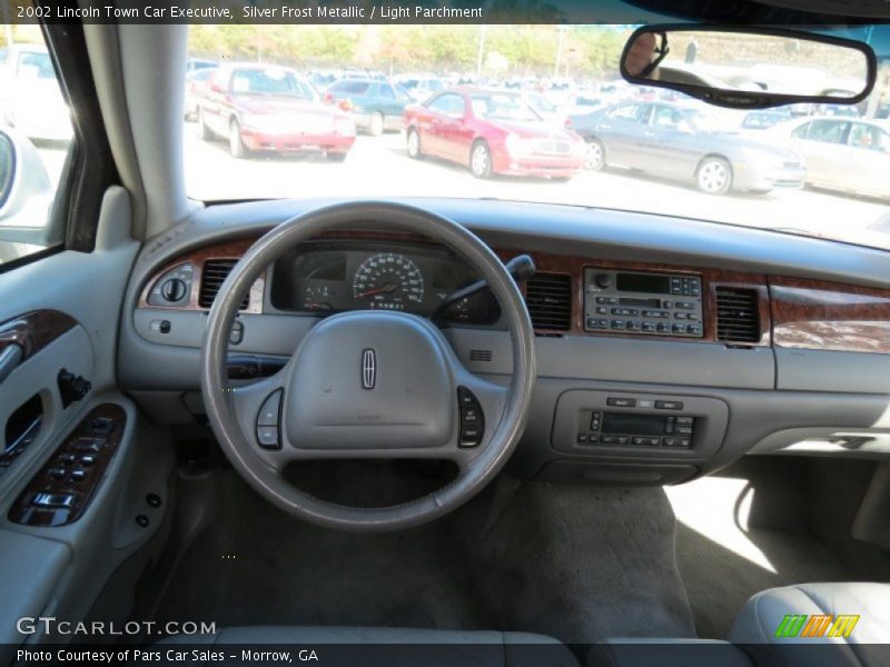 Silver Frost Metallic / Light Parchment 2002 Lincoln Town Car Executive