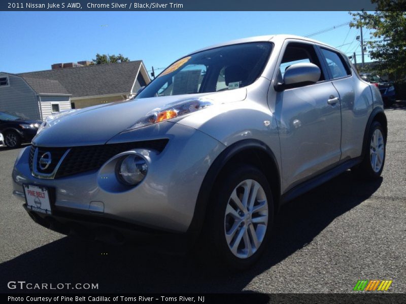 Chrome Silver / Black/Silver Trim 2011 Nissan Juke S AWD