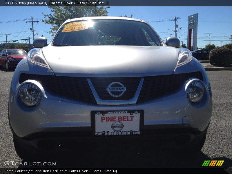 Chrome Silver / Black/Silver Trim 2011 Nissan Juke S AWD