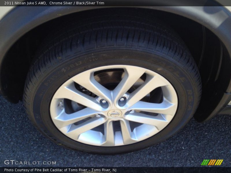 Chrome Silver / Black/Silver Trim 2011 Nissan Juke S AWD