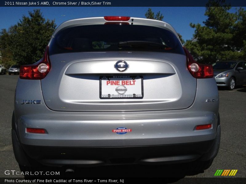 Chrome Silver / Black/Silver Trim 2011 Nissan Juke S AWD