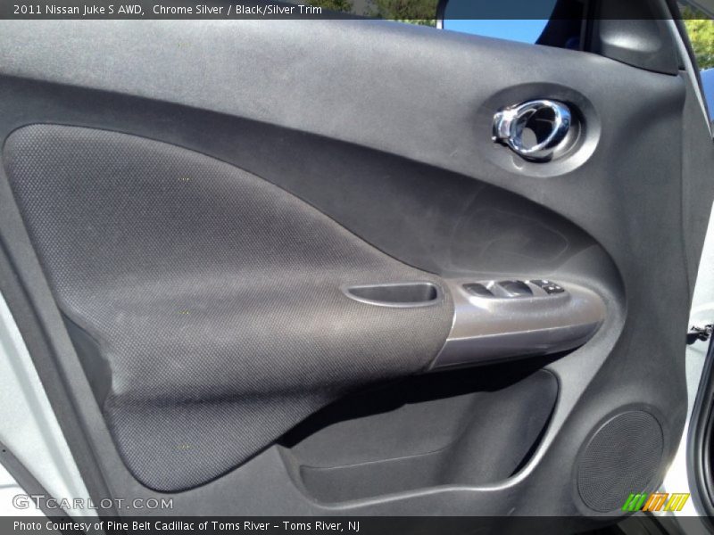 Chrome Silver / Black/Silver Trim 2011 Nissan Juke S AWD