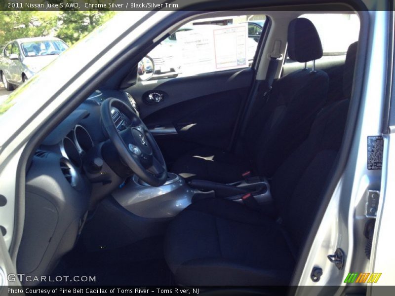 Chrome Silver / Black/Silver Trim 2011 Nissan Juke S AWD
