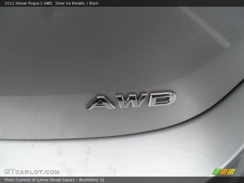 Silver Ice Metallic / Black 2011 Nissan Rogue S AWD