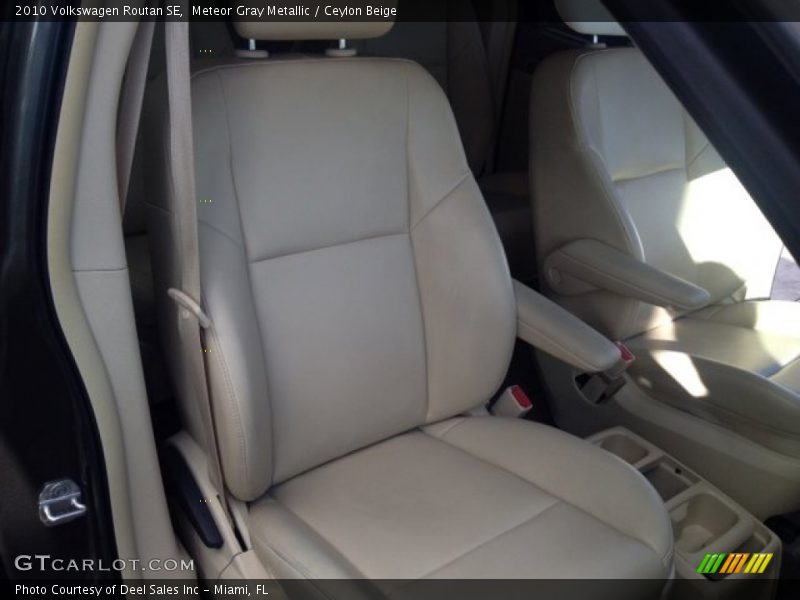 Meteor Gray Metallic / Ceylon Beige 2010 Volkswagen Routan SE