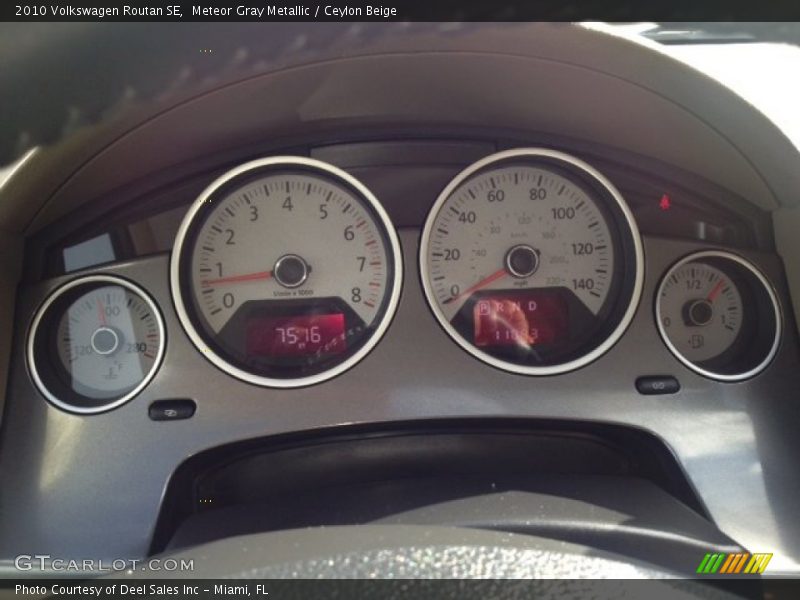 Meteor Gray Metallic / Ceylon Beige 2010 Volkswagen Routan SE