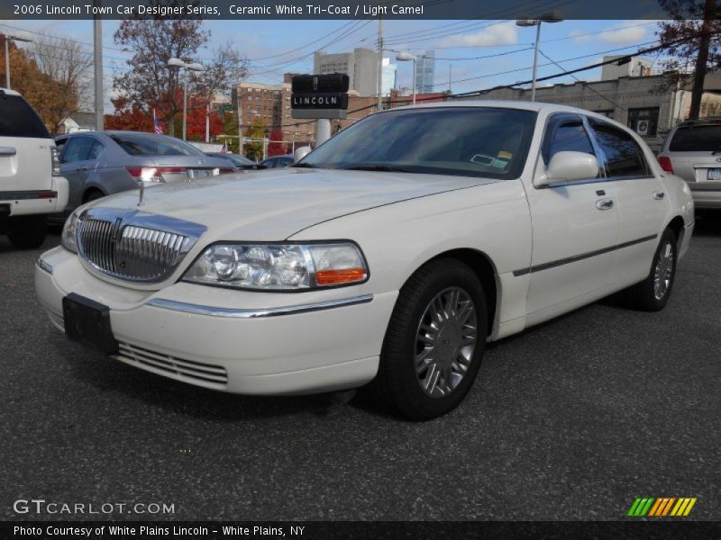 Ceramic White Tri-Coat / Light Camel 2006 Lincoln Town Car Designer Series