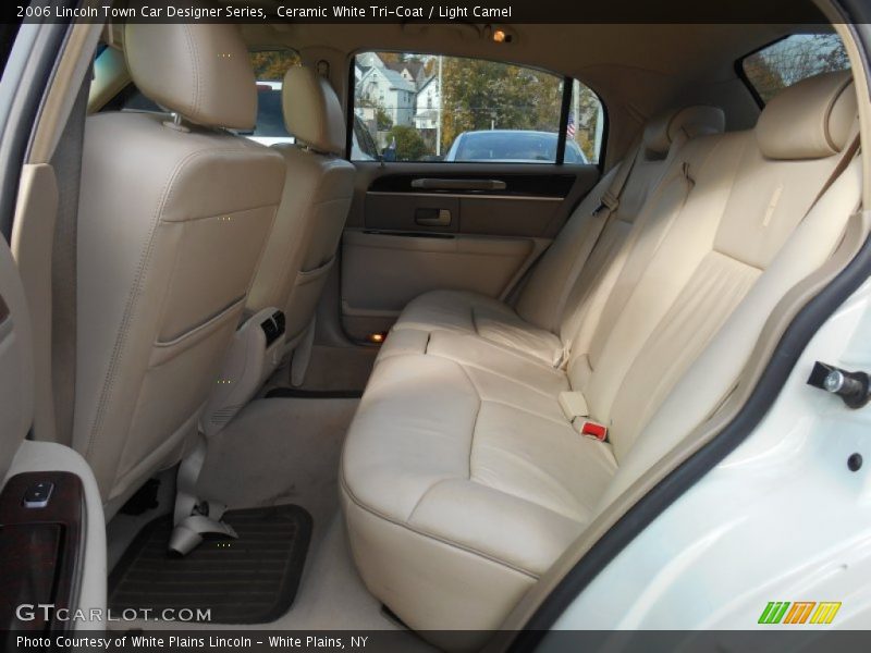 Ceramic White Tri-Coat / Light Camel 2006 Lincoln Town Car Designer Series