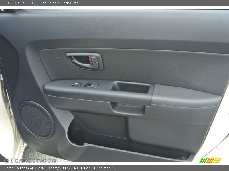 Dune Beige / Black Cloth 2012 Kia Soul 1.6