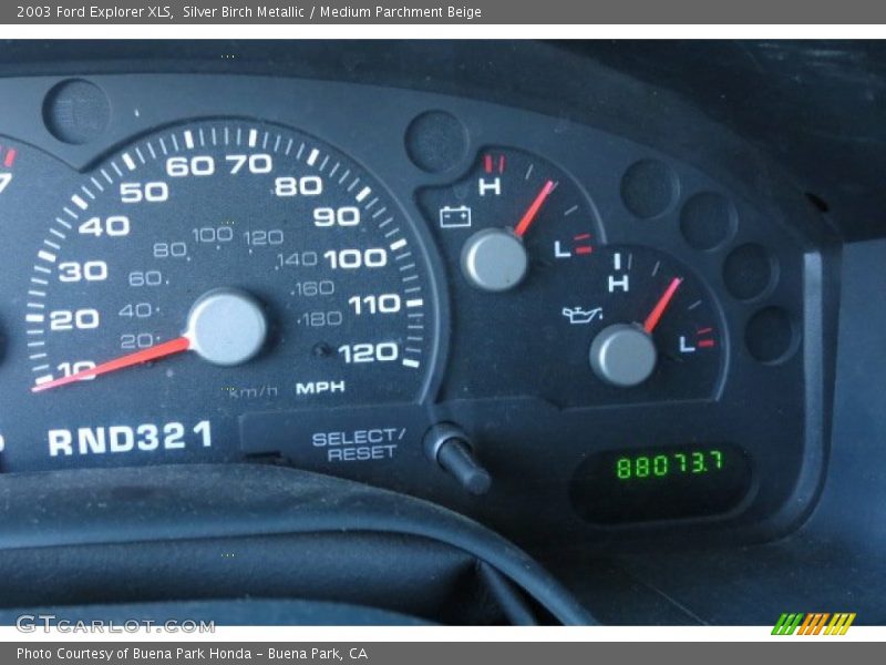 Silver Birch Metallic / Medium Parchment Beige 2003 Ford Explorer XLS