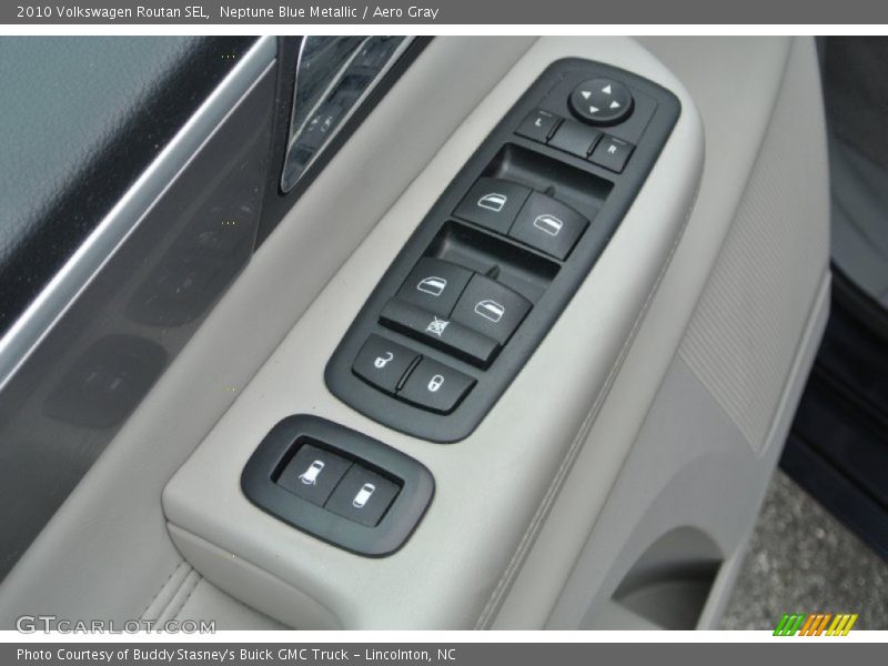 Neptune Blue Metallic / Aero Gray 2010 Volkswagen Routan SEL