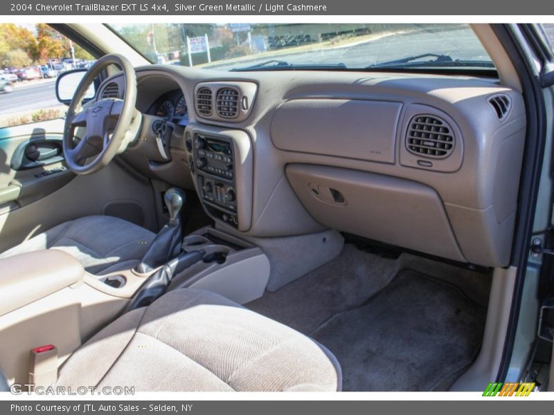 Silver Green Metallic / Light Cashmere 2004 Chevrolet TrailBlazer EXT LS 4x4