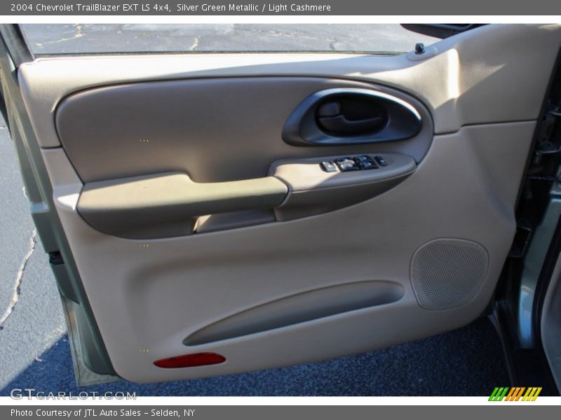 Silver Green Metallic / Light Cashmere 2004 Chevrolet TrailBlazer EXT LS 4x4