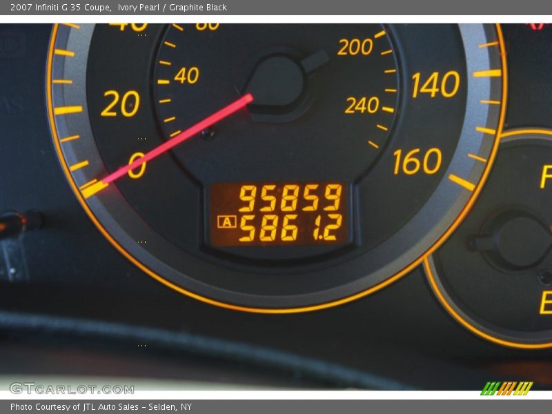 Ivory Pearl / Graphite Black 2007 Infiniti G 35 Coupe