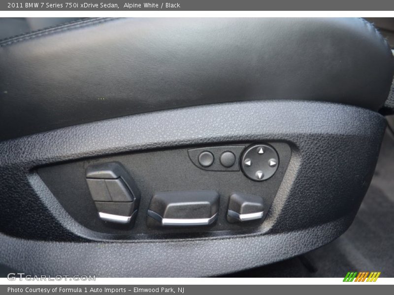 Controls of 2011 7 Series 750i xDrive Sedan