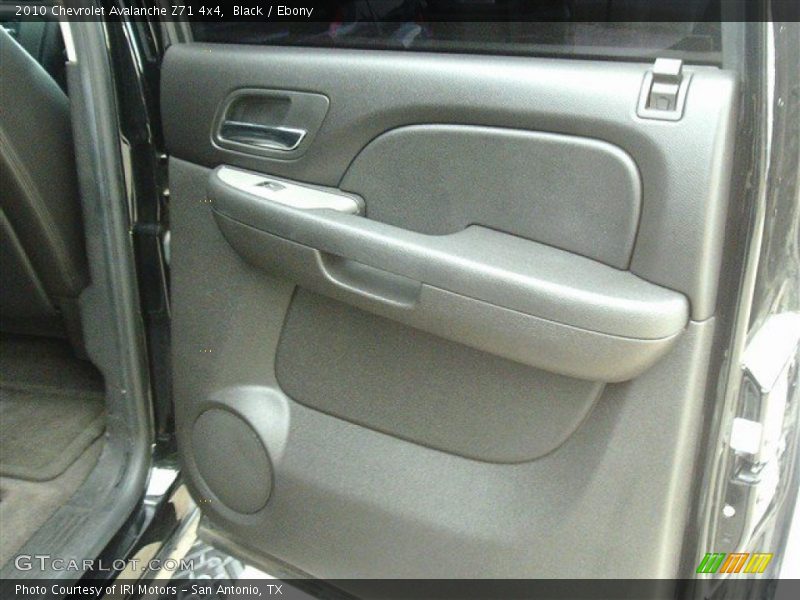 Black / Ebony 2010 Chevrolet Avalanche Z71 4x4