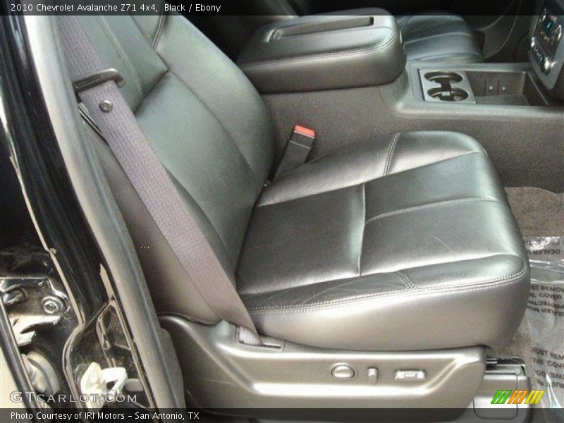 Black / Ebony 2010 Chevrolet Avalanche Z71 4x4