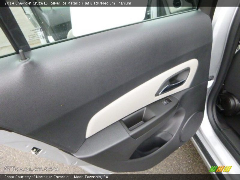 Silver Ice Metallic / Jet Black/Medium Titanium 2014 Chevrolet Cruze LS