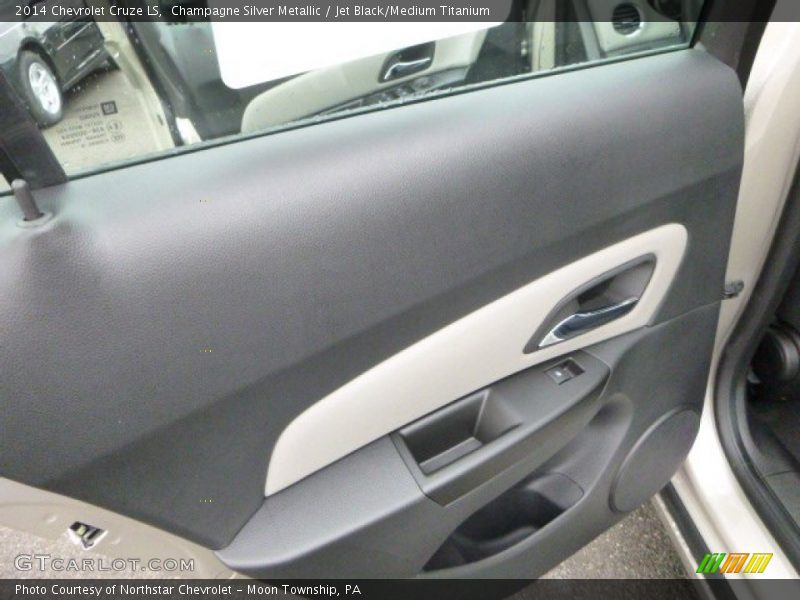 Champagne Silver Metallic / Jet Black/Medium Titanium 2014 Chevrolet Cruze LS