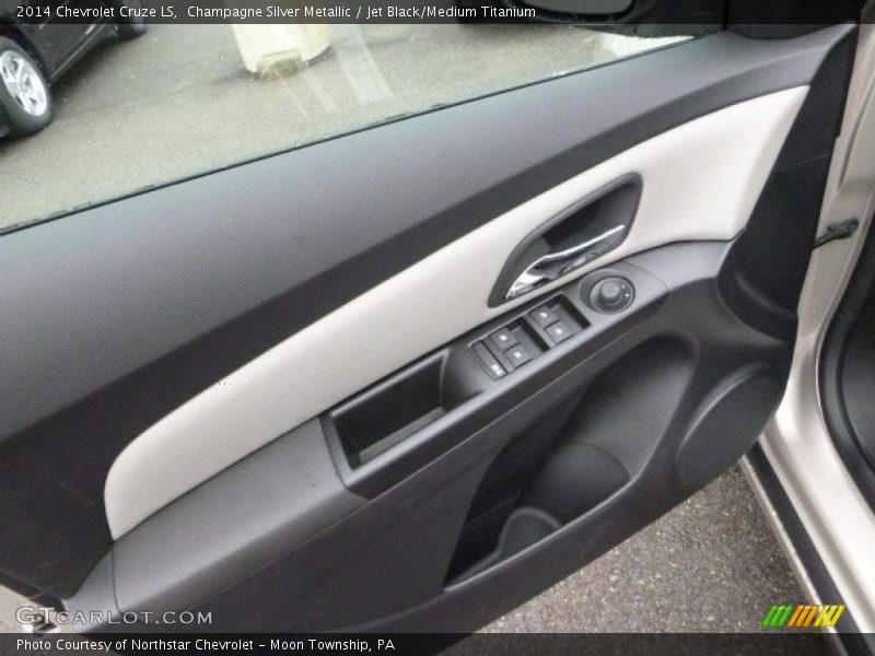 Champagne Silver Metallic / Jet Black/Medium Titanium 2014 Chevrolet Cruze LS