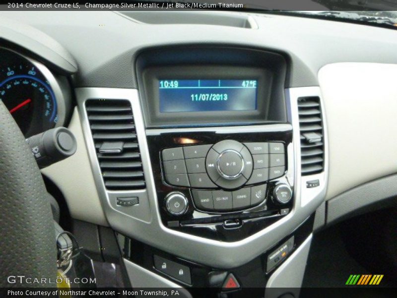 Champagne Silver Metallic / Jet Black/Medium Titanium 2014 Chevrolet Cruze LS