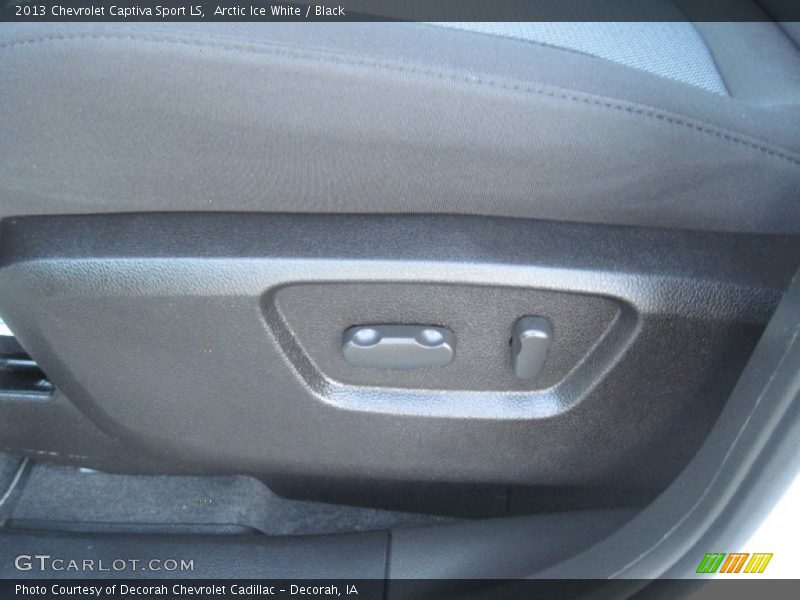 Arctic Ice White / Black 2013 Chevrolet Captiva Sport LS