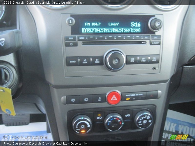 Arctic Ice White / Black 2013 Chevrolet Captiva Sport LS