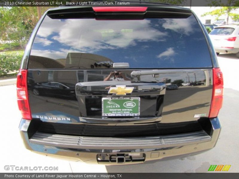 Black / Light Titanium/Dark Titanium 2010 Chevrolet Suburban LT 4x4