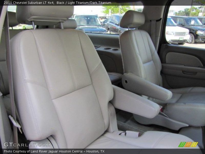 Black / Light Titanium/Dark Titanium 2010 Chevrolet Suburban LT 4x4