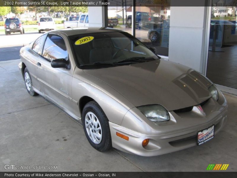 Light Taupe Metallic / Taupe 2002 Pontiac Sunfire SE Coupe