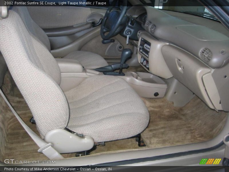 Light Taupe Metallic / Taupe 2002 Pontiac Sunfire SE Coupe