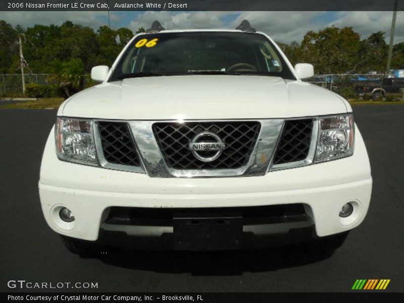 Avalanche White / Desert 2006 Nissan Frontier LE Crew Cab