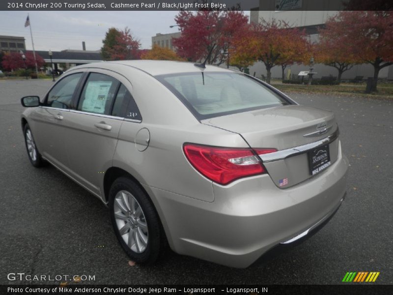 Cashmere Pearl / Black/Light Frost Beige 2014 Chrysler 200 Touring Sedan