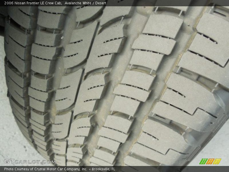 Avalanche White / Desert 2006 Nissan Frontier LE Crew Cab