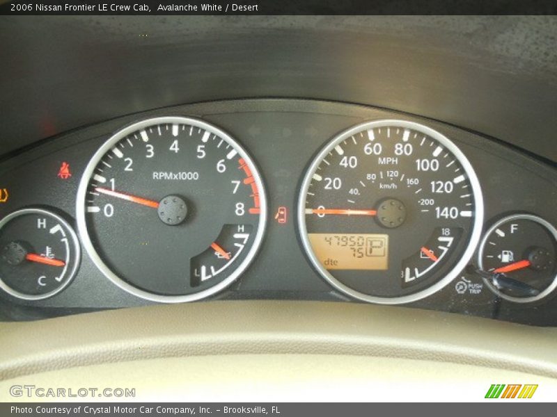 Avalanche White / Desert 2006 Nissan Frontier LE Crew Cab