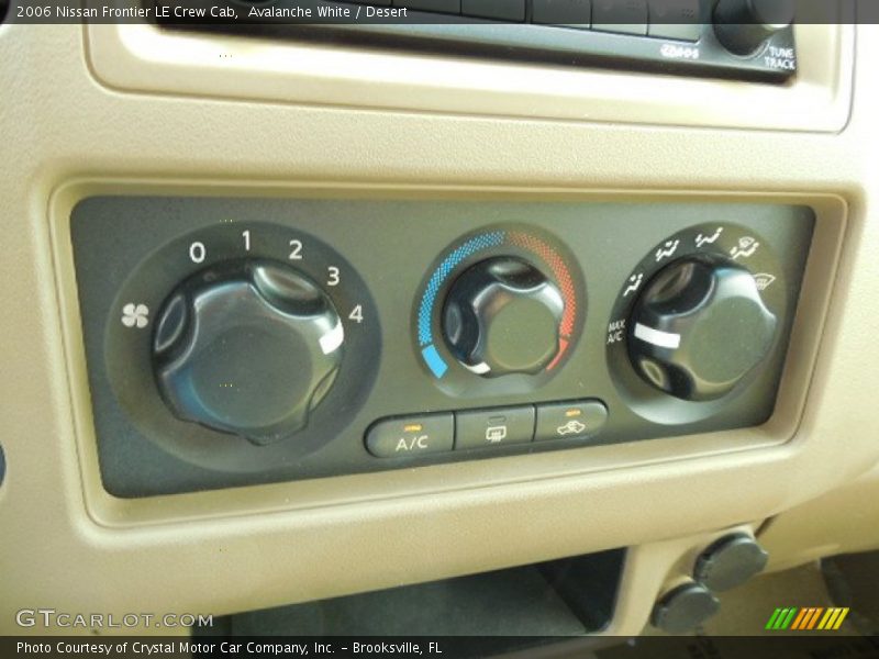 Avalanche White / Desert 2006 Nissan Frontier LE Crew Cab