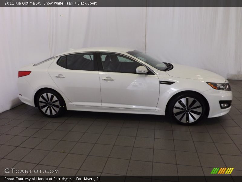 Snow White Pearl / Black Sport 2011 Kia Optima SX