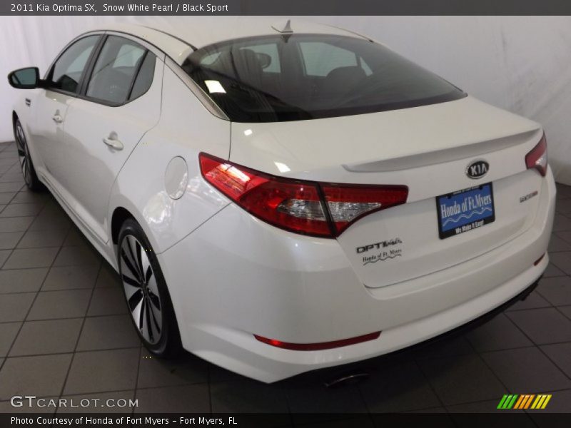 Snow White Pearl / Black Sport 2011 Kia Optima SX