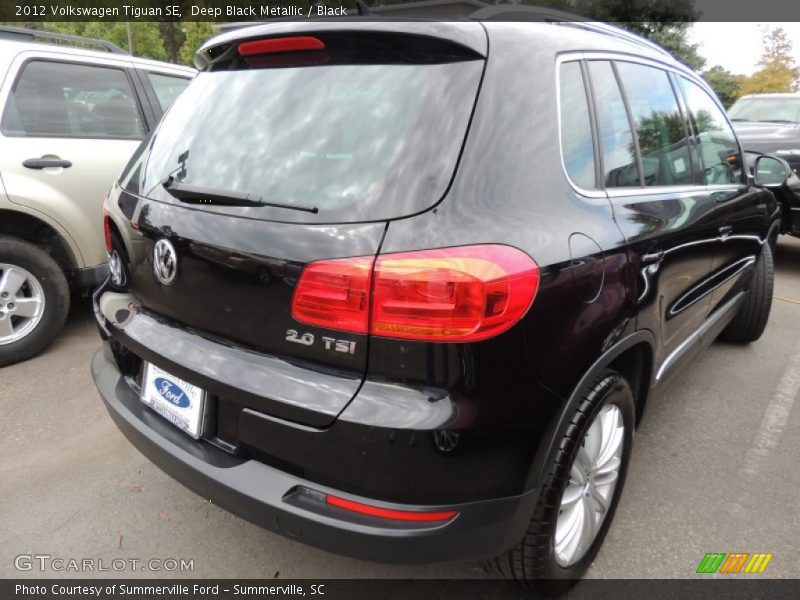 Deep Black Metallic / Black 2012 Volkswagen Tiguan SE