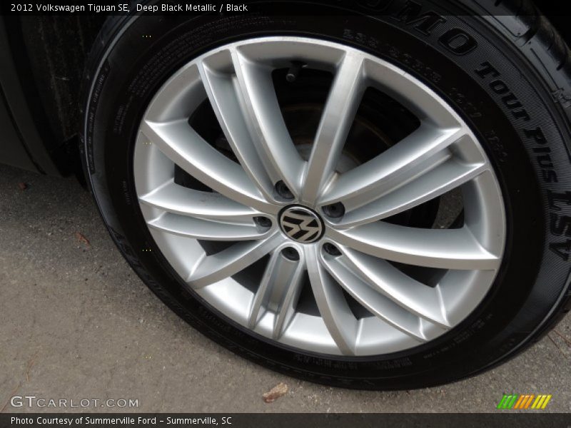 Deep Black Metallic / Black 2012 Volkswagen Tiguan SE
