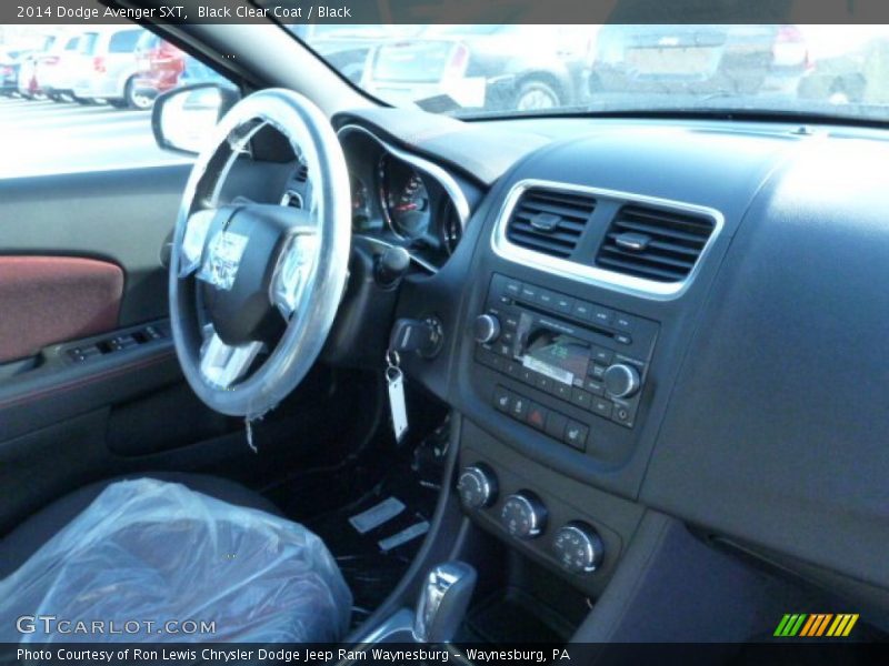 Black Clear Coat / Black 2014 Dodge Avenger SXT