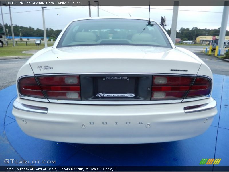 White / Taupe 2001 Buick Park Avenue Ultra