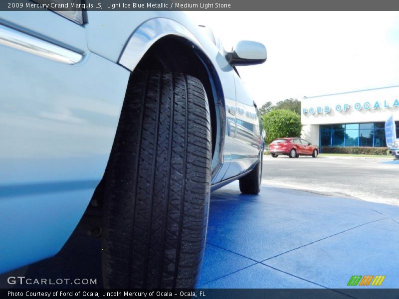 Light Ice Blue Metallic / Medium Light Stone 2009 Mercury Grand Marquis LS