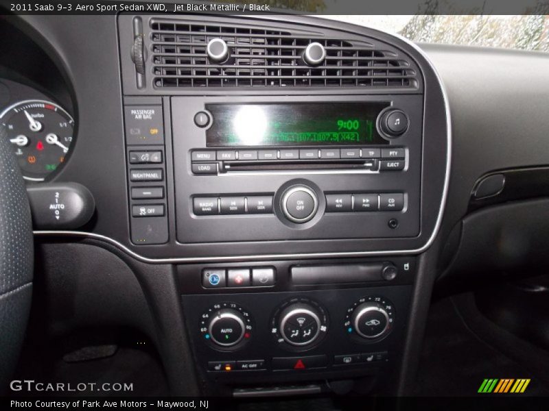 Controls of 2011 9-3 Aero Sport Sedan XWD